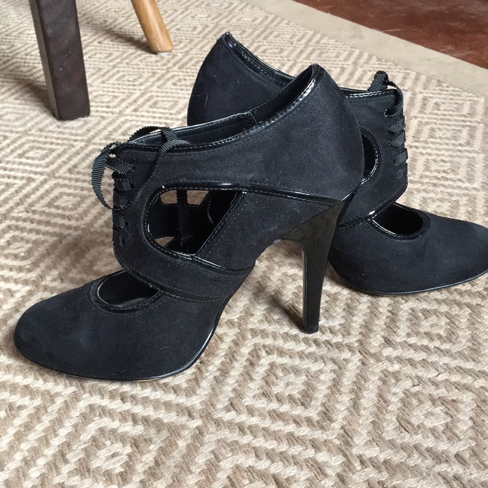 Lace up cut-out pumps - Picture 5 of 6